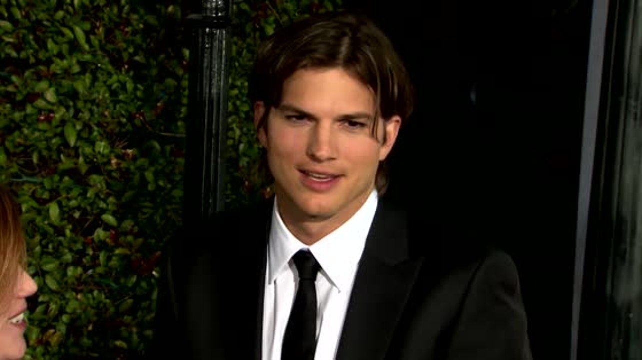 Ashton Kutcher Says Mila Kunis is 'The Greatest Mom'