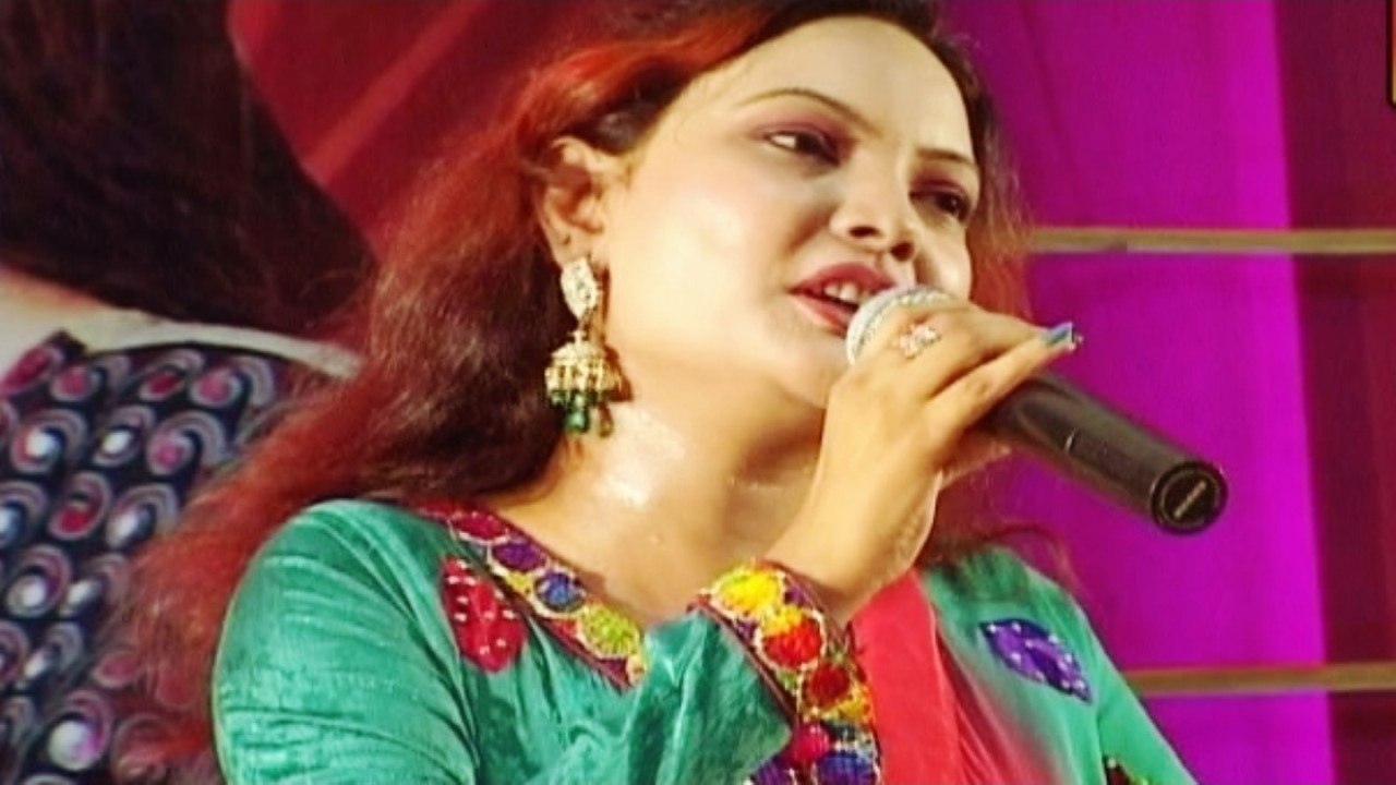 Saima Manzoor - Mujh Ko Rolate
