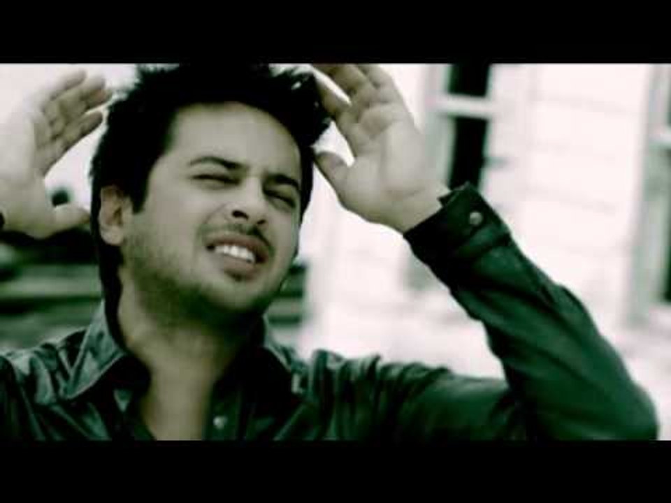 Emre Altuğ - Aşk-ı Kıyamet (Official Video)