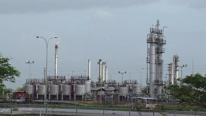 Petróleo no menor patamar em cinco anos