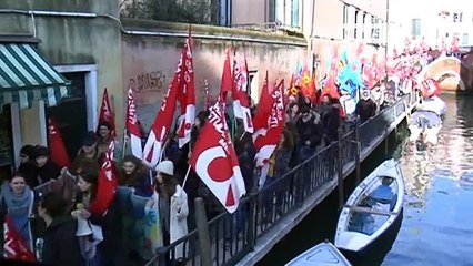 CON CGIL E UIL IN PIAZZA 5.000 VENEZIANI