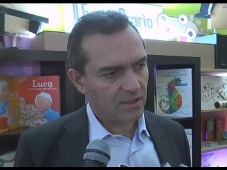 Napoli - Sciopero, De Magistris dalla parte dei manifestanti contro il governo (12.12.14)