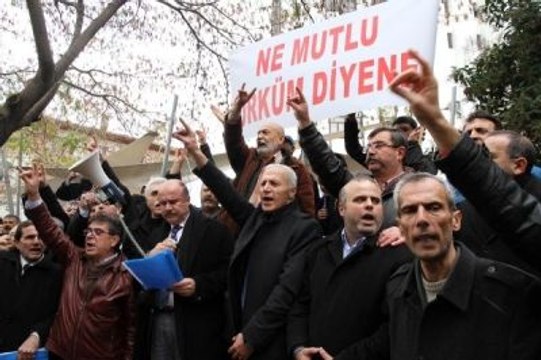 Balıkesirliler, 'Ne Mutlu Türküm Diyene' Tabelası İçin Yürüdü