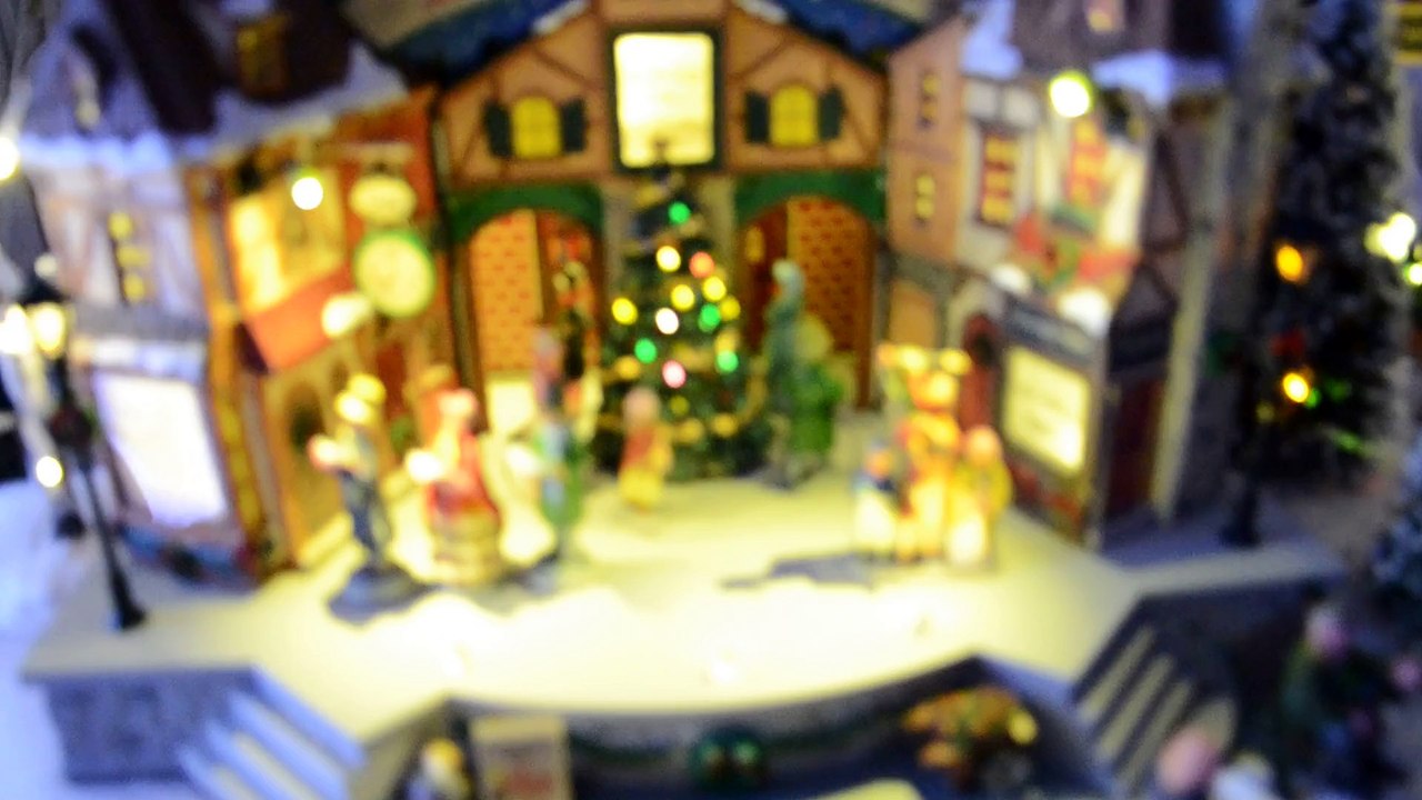 Mon village de Noël 2014 monté sur mon bar .