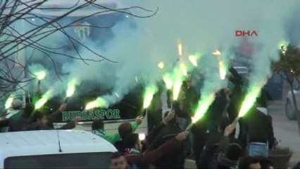 Bursaspor Karabük'te Meşalelerle Karşılandı