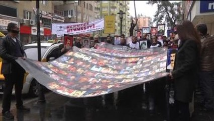 Kayıp Yakınlarından Oturma Eylemi