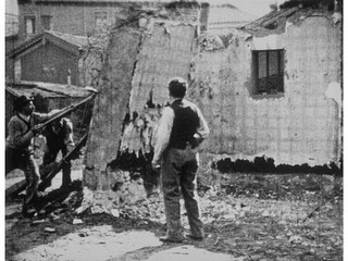 Auguste & Louis Lumière: Démolition d'un mur (1896)