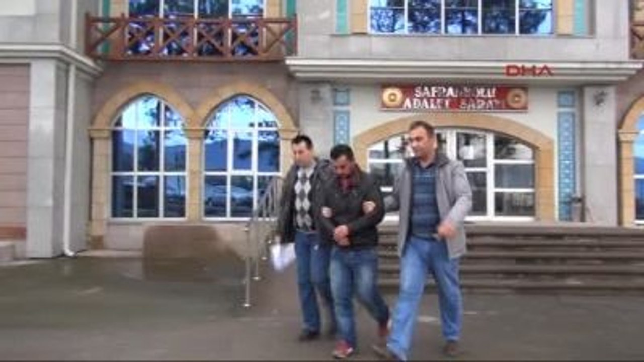 Karabük Eşine Hediye Etmek İçin Cep Telefonu Gasp Etti