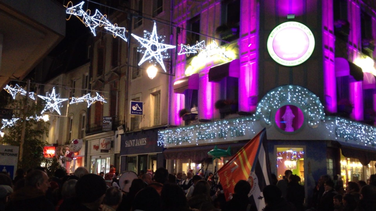 La place du théâtre s'enflamme pour Noël