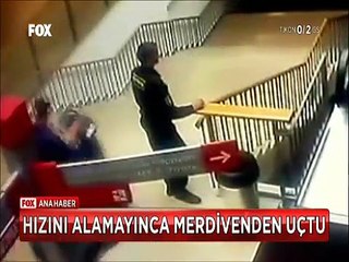 Alışveriş merkezinde hızını alamayan temizlikçi aracıyla uçtu