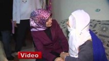 Sare Davutoğlu'ndan 103 Yaşındaki Kadına Ziyaret