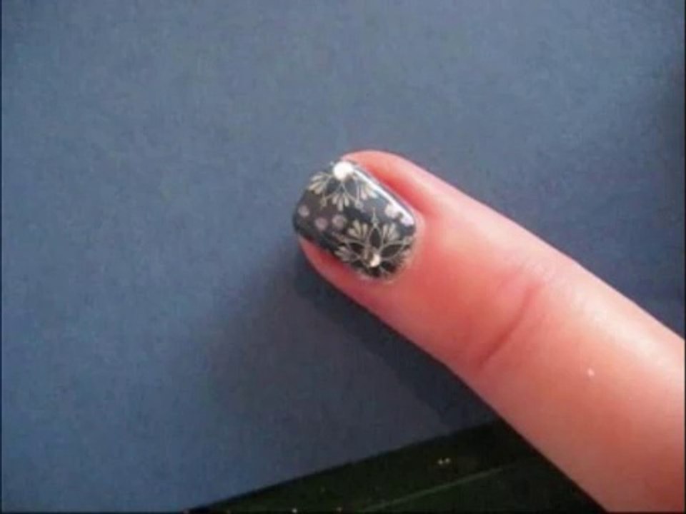 Snowflake Nail Art Tutorial - snow nails snowflake nail art snowflake nail designs how to draw snowflake