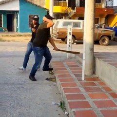 El que me lleve la contraria le mocho la cabeza jajajaa