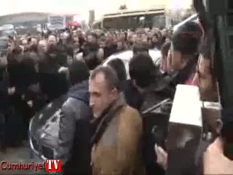 Hakan Şükür Zaman Gazetesi'ne gitti