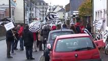 Rassemblement devant le local du PS nazairien