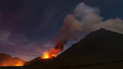 Spectaculaire et belle : l'éruption du volcan de l'île Fogo