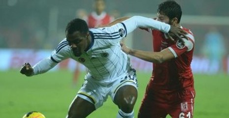 Emenike İsmail Kartal'a Yalvardı: Lütfen Bana Yardım Et Hocam