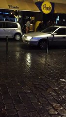 Il perd son pantalon dans une bagarre