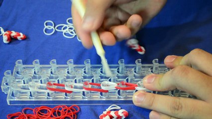 Tutorial : "Bastoncitos de Caramelo" con Gomitas - Telar Rainbow Loom