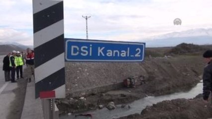 Otomobil Su Kanalına Uçtu: 1 Ölü, 4 Yaralı