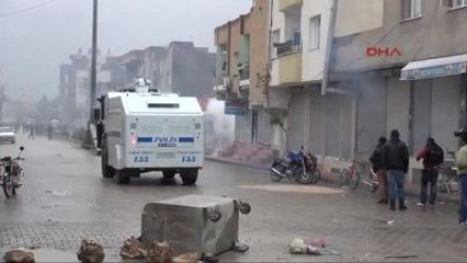 Nusaybin'de Yol Kapatan Göstericilere Müdahale