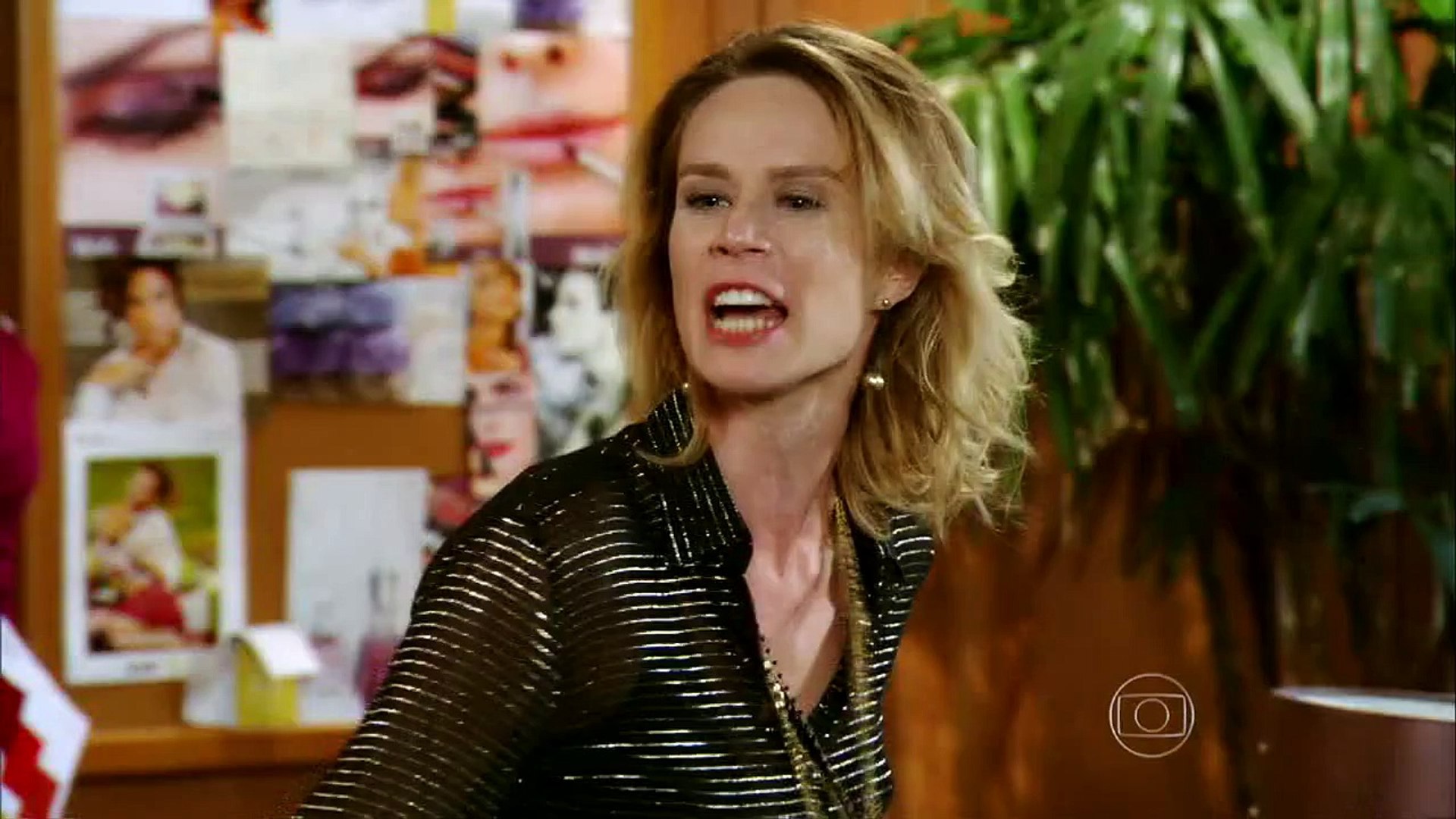 GUERRA DOS SEXOS-juliana dá um tapa em carolina