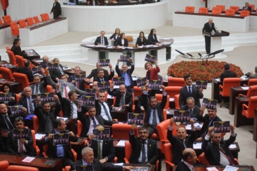 Cemaat'e Operasyon Meclis'in Gündemine Damgasını Vurdu