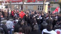 Beşiktaş'ın Taraftar Grubu Berlin Çarşı, Köln'de Protesto Mitingi Düzenledi