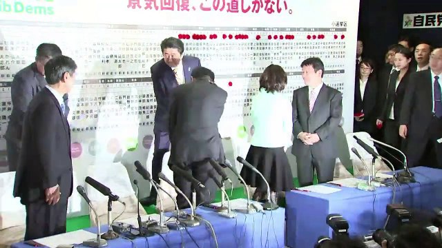 Premiê japonês vence eleições legislativas