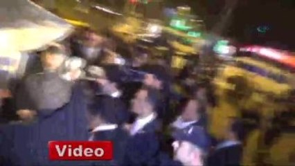 Davutoğlu'na Yoğun Sevgi Gösterisi