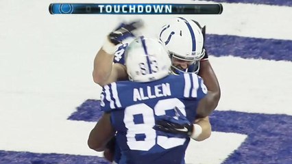 Luck throws 3-yard TD to Dwayne Allen