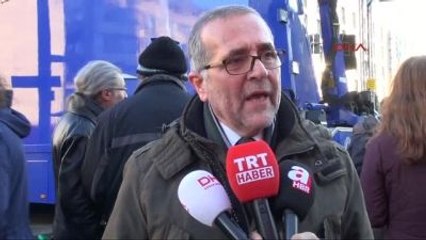 Köln'de Binlerce Kişi Irkçılığı Protesto Etti