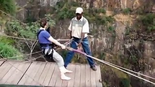 Bungee Jumping of a woman in Victoria Falls - News