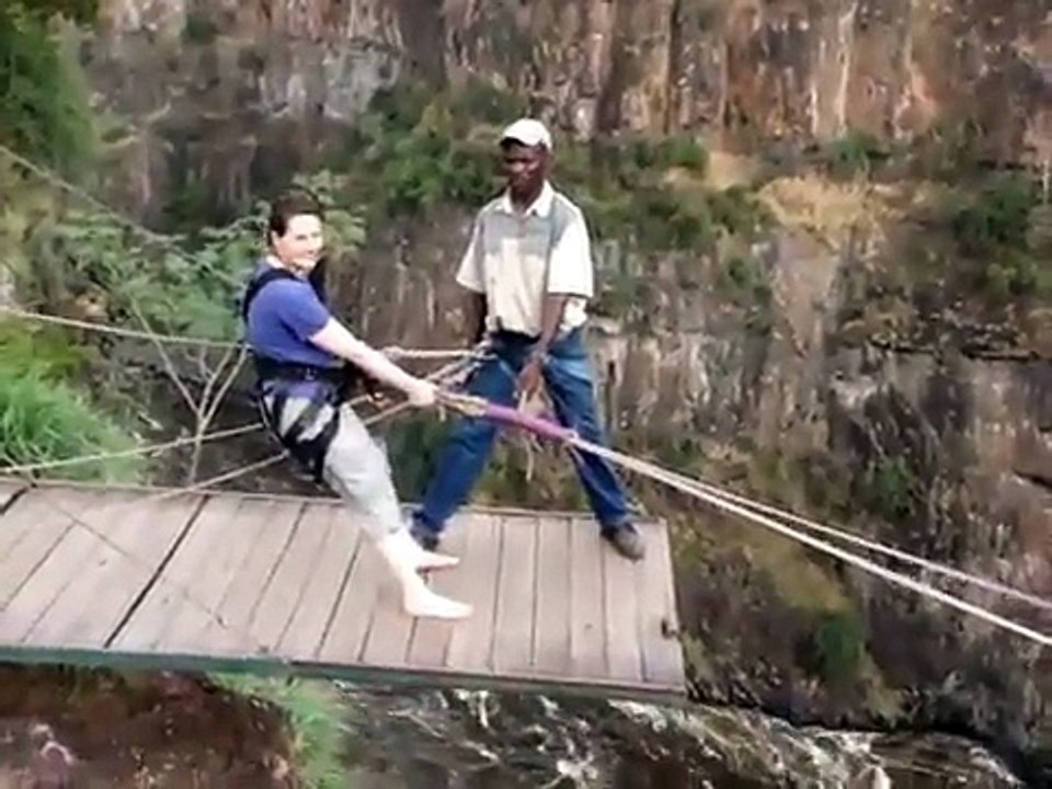 Bungee Jumping of a woman in Victoria Falls - News
