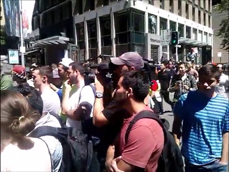Sydney Siege-Hostage-Terrorist. Man accuses all Muslims