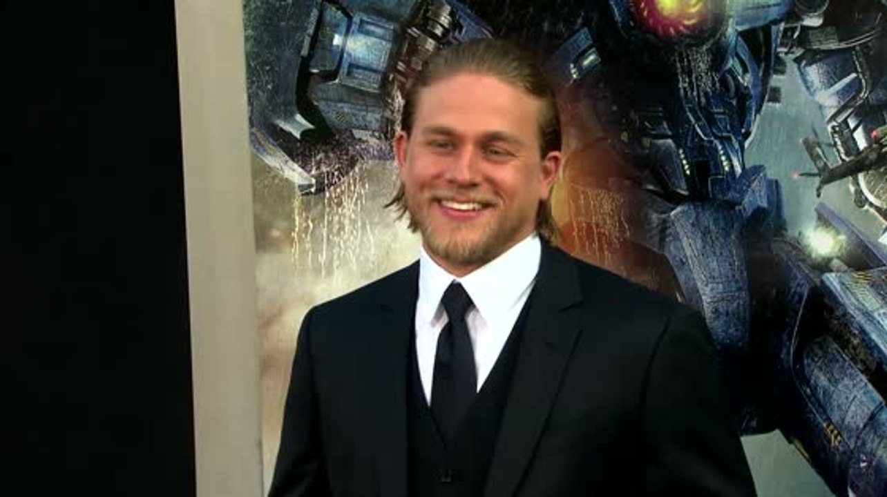 La star de Sons Of Anarchy Charlie Hunnam est notre Coup de Cœur du Lundi