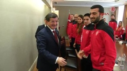 Davutoğlu, Türkiye Karate Milli Takımını Kabul Etti