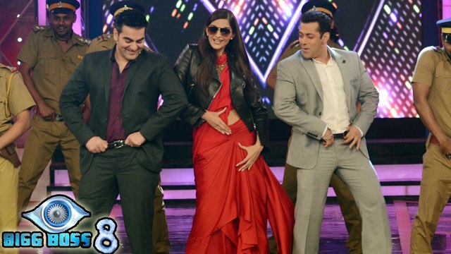 Sonam Kapoor's DABANGG Dance With Salman On Big Boss 8