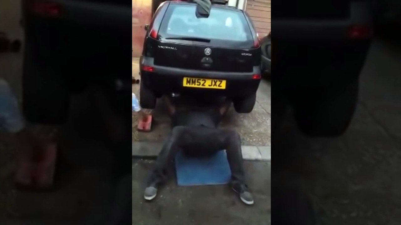 Le soulevé de voiture, nouvel exercice de musculation