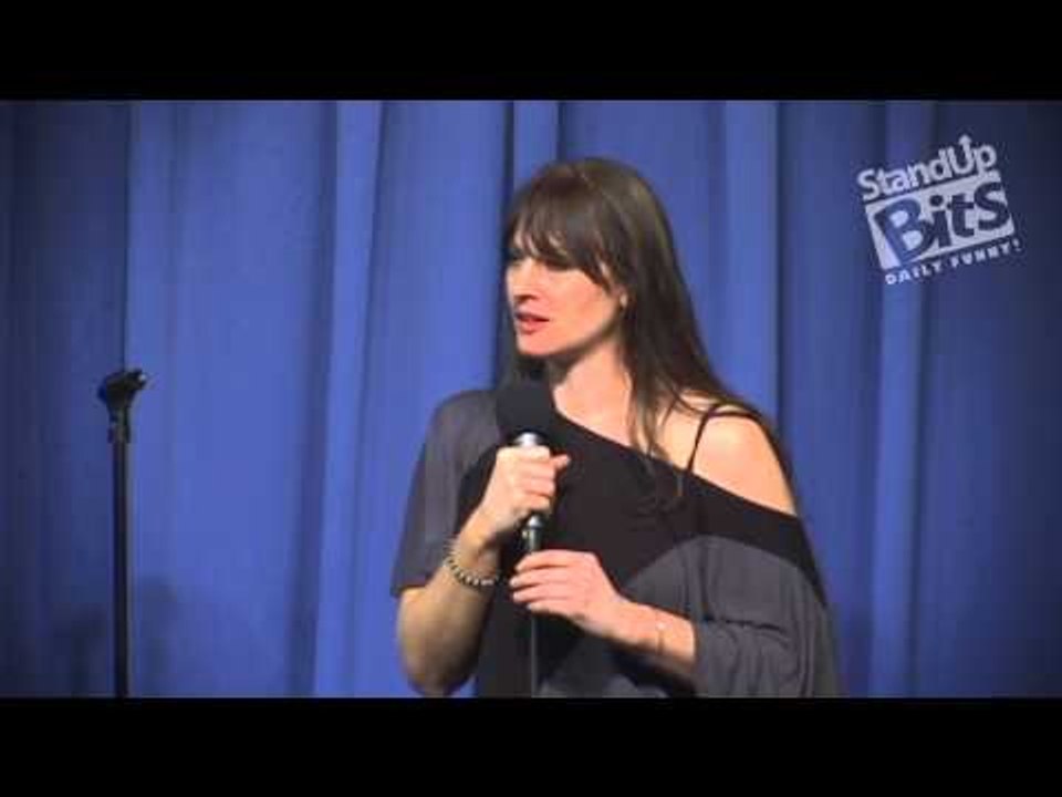 Rap Joke: Amy Snowden Jokes About Rap! - Stand Up Comedy