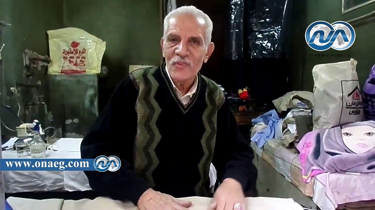 بالفيديو .. " عم صبرى" : مكوجى حتى النهاية