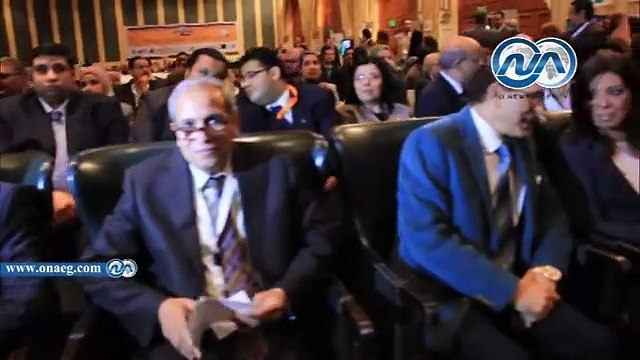بالفيديو.. شاهد وزراء وفنانون يشهدون حفل تخرج طلاب مبادرة من الجامعة إلى العمل