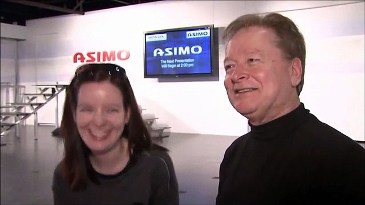 World's Top3 Humanoid Robots - Asimo vs HPR-4 vs NAO!