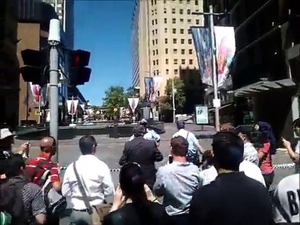 Man trys to save his wife from hostage situation