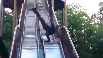 Michel fait du toboggan freestyle