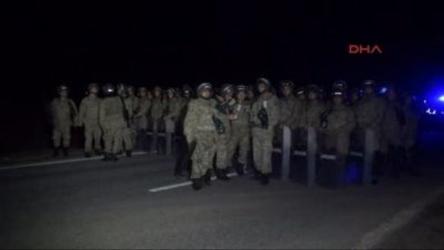 Şanlıurfa Otomobilin Çarptığı Ayşe'nin Yakınları Yolu Kapatıp Eylem Yaptı