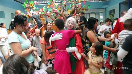 Papai Noel faz a festa no Boldrini