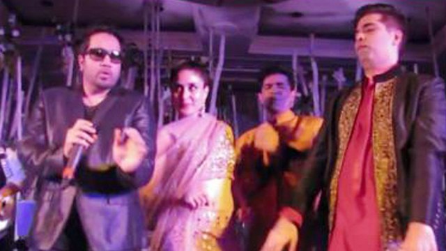 Kareena Kapoor's EMBARRASSING DANCE @ Manish Malhotra’s Niece’s Sangeet