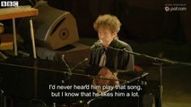 Bob Dylan wows super-fan with solo performance