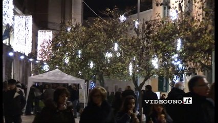 Matera - luci di natale in piazzetta pascoli e nei sassi
